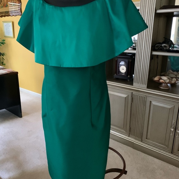 Vivid Emerald green dress by Adrienne Papell size 8 - Picture 4 of 6
